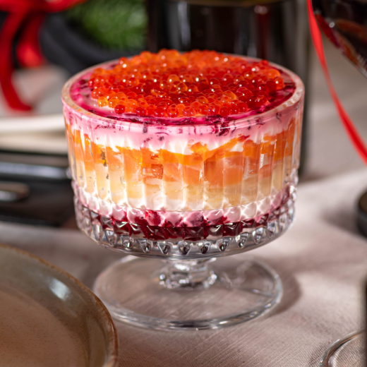 Шуба з лососем та червоною ікрою 300г